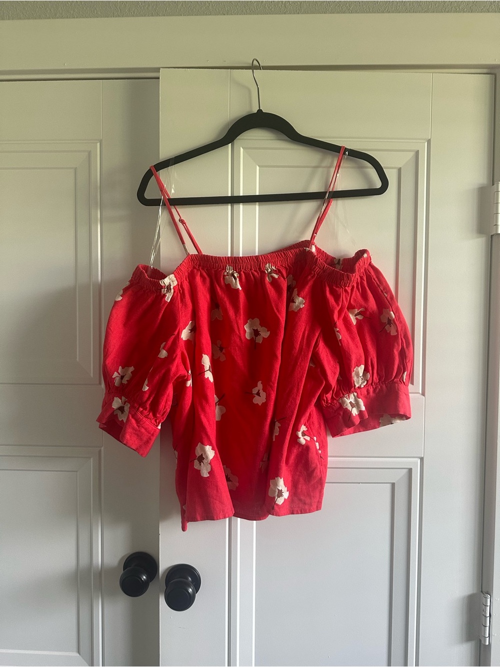 Universal Thread Red Floral Off-Shoulder Blouse with Straps